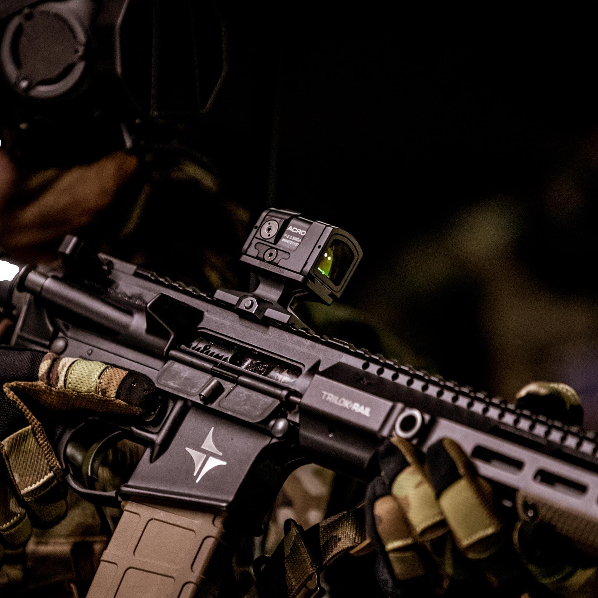 200691-Acro-P-2-Aimpoint-Director-Selects-166-1920x1920px-150dpi_clipped_rev_1 Aimpoint <br><b>Acro P-2</b><br>3.5 MOA | Schwarz 5