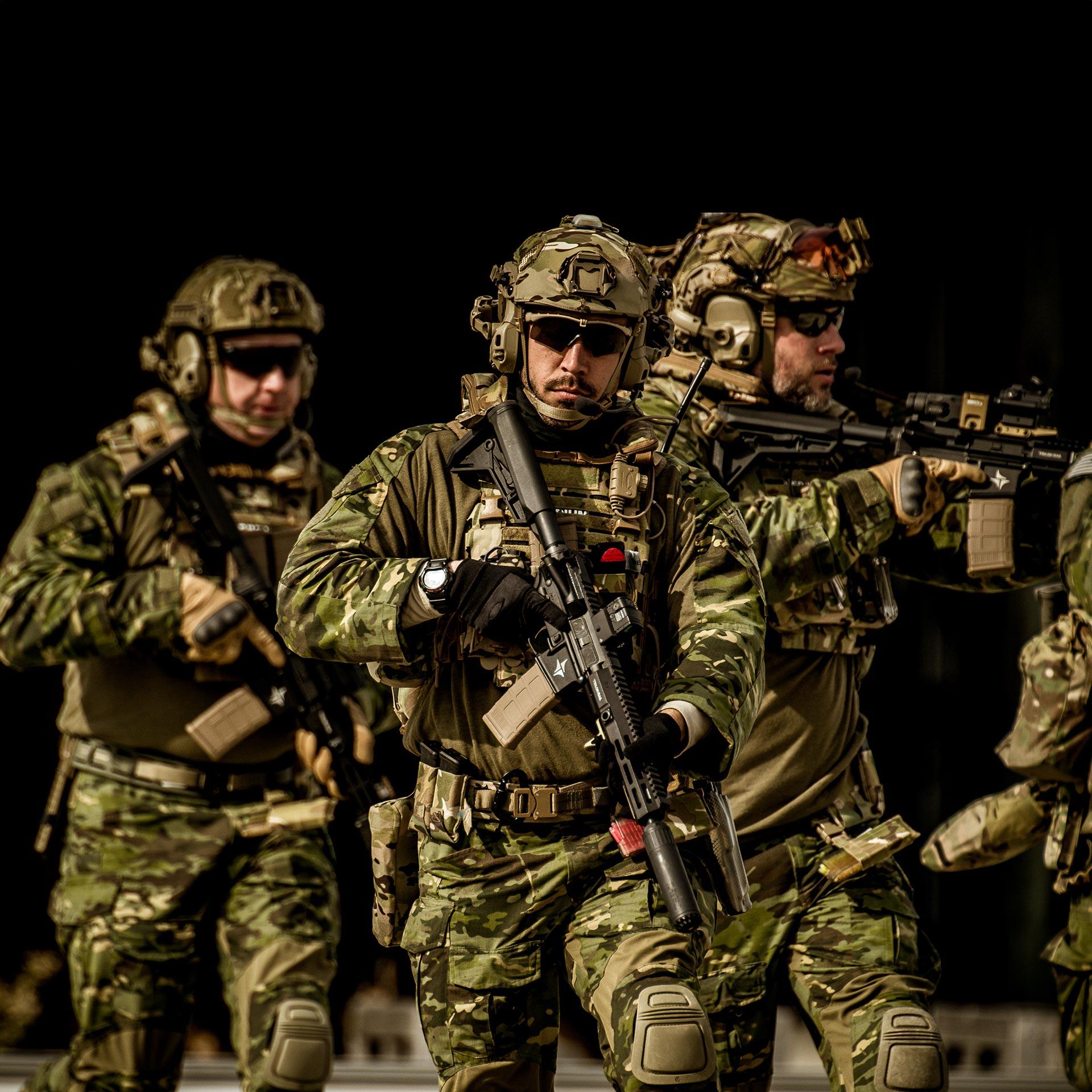 200691-Acro-p-2-Aimpoint-BWMDAY3-136-Ed-1920x1920px-150dpi_clipped_rev_1 Aimpoint <br><b>Acro P-2</b><br>3.5 MOA | Schwarz 7